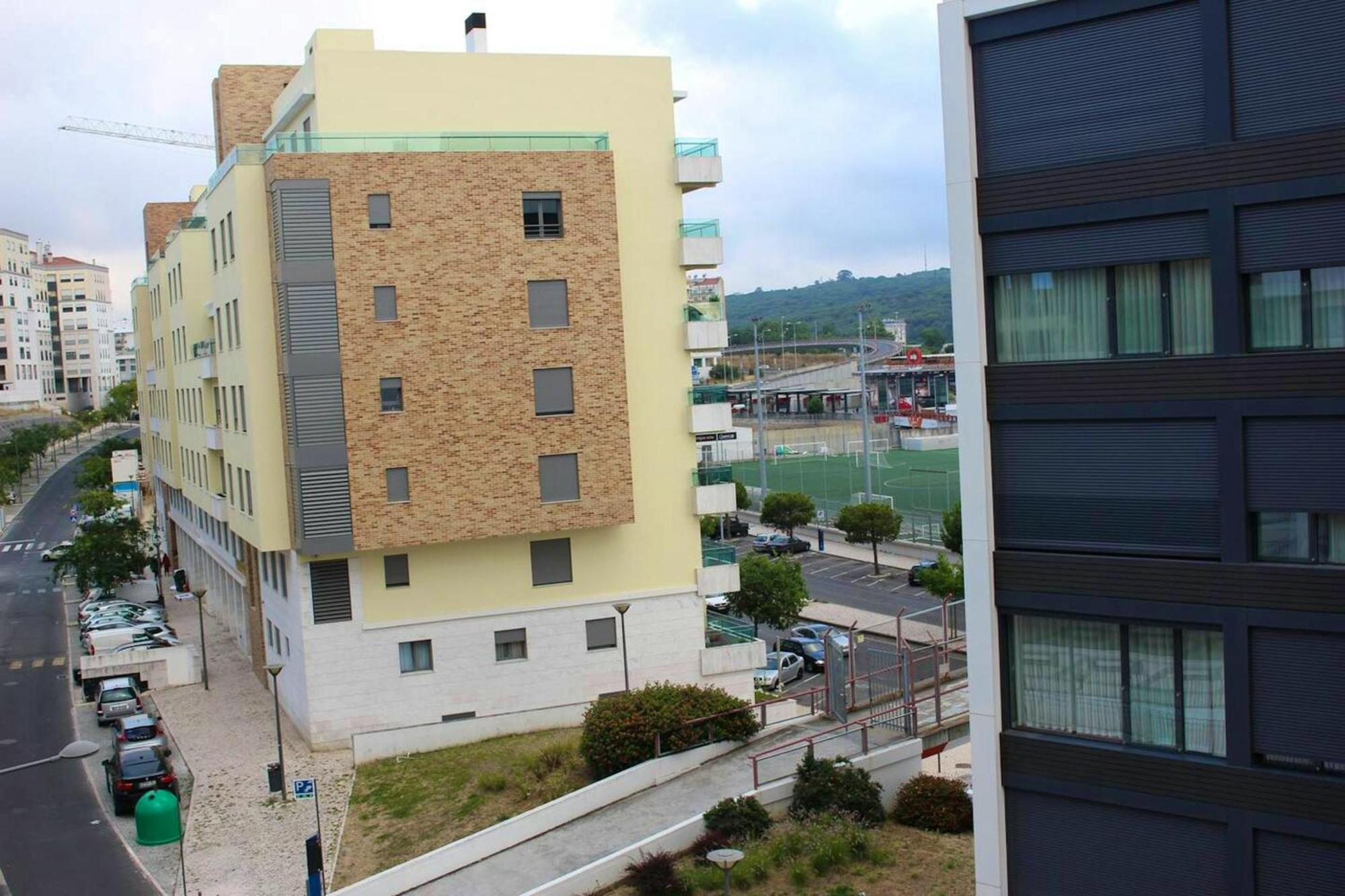 Apartment 2 Bedrooms With Shared Pool And Wifi At