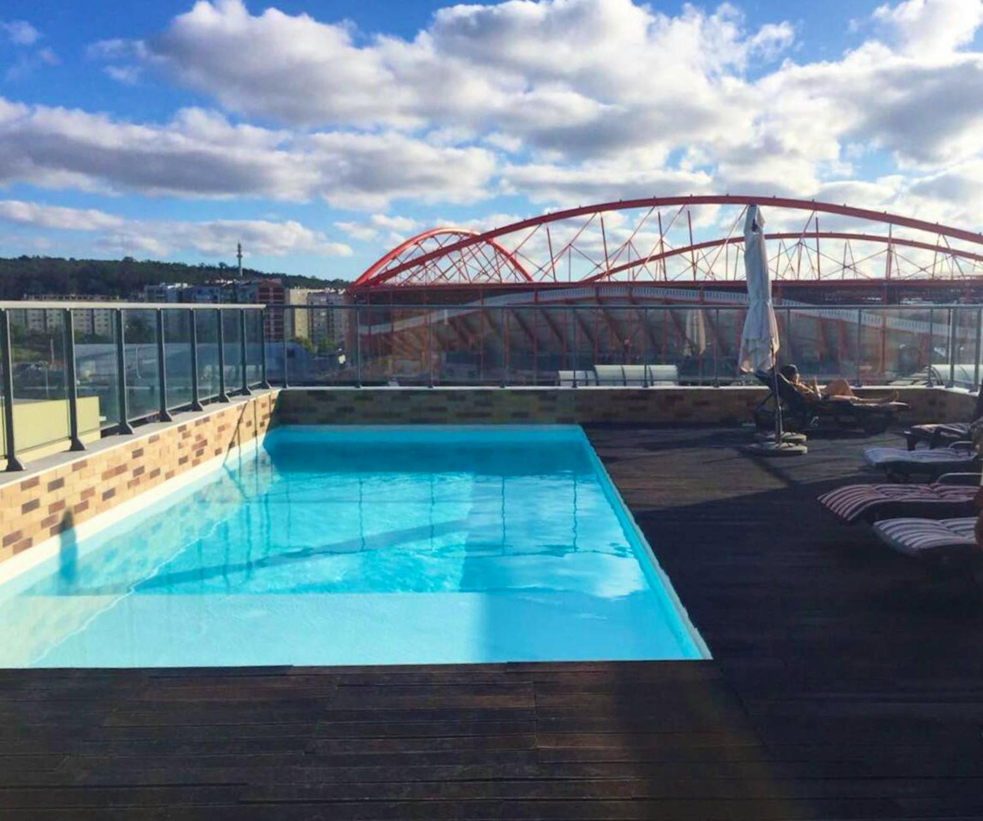 2 Bedrooms With Shared Pool And Wifi At Apartment Lissabon